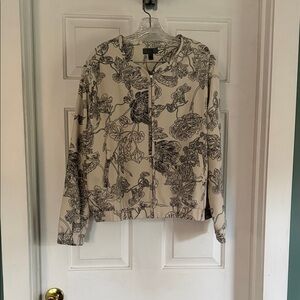 Elegant Floral Print Blouse in Cream and Black